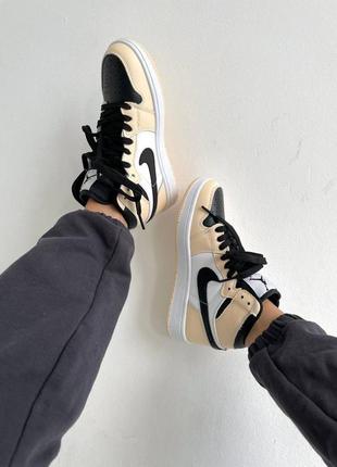 Кросівки жіночі nike air jordan retro 1 beige black/кроссовки женские найк аир джордан рэтро 17 фото