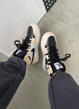 Кросівки жіночі nike air jordan retro 1 beige black/кроссовки женские найк аир джордан рэтро 18 фото