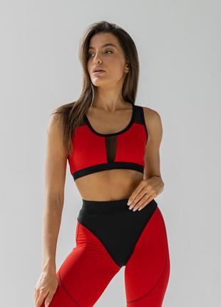 Червоно-чорний спортивний топ з вставками сіточки