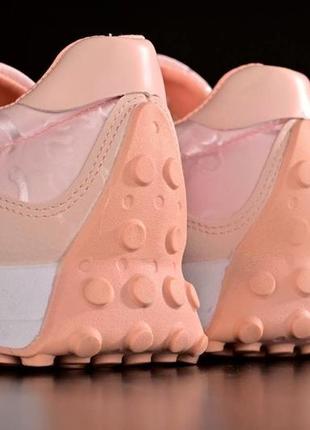 Розовые пудровые женские кроссовки с белой подошвой7 фото