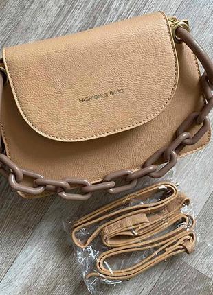 Стильна жіноча міні сумочка клатч з ланцюжком модна і оригінальна сумка через плече ланцюг кремовий