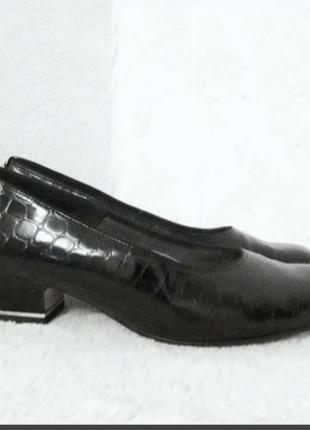 Мегаудобные, мягусенькие туфли, 38,5-39, лаковый кожзам, ara