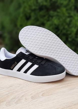 Жіночі кросівки adidas