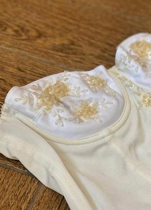 Вишитий корсет