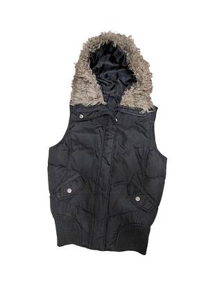 Clockhouse жилетка чорна з капюшоном жіноча тепла жилет