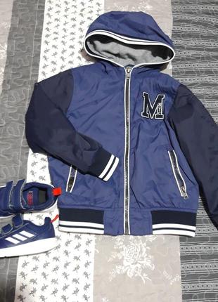 Куртка на хлопчика 2-3-4 роки та кросівки adidas 24 розмір вітровка
