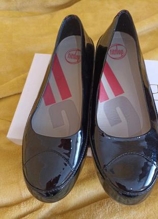 Туфлі бренд fitflop шкіра лакіро р.40