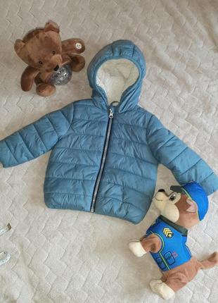 Чудова осіння курточка на 6-9 міс.дуже тепленька!