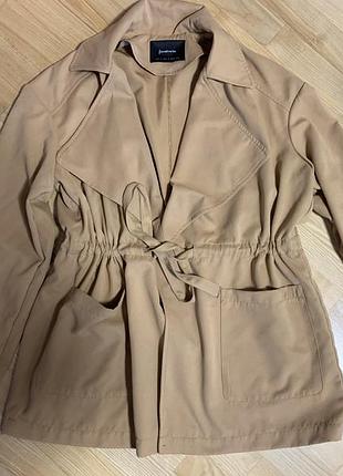 Тренч укорочений жіночий stradivarius