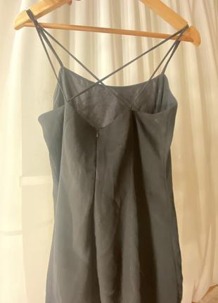 Сукня чорне