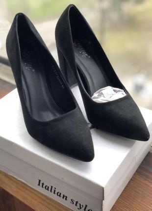 Туфлі жіночі