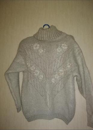Жіночий вовняний светр1 фото