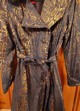 Стильне італійське пальто