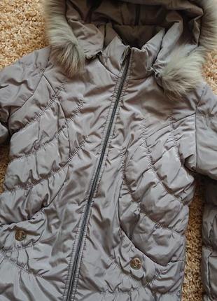 Зимова жіноча куртка з капюшоном та хутрової апушкой р. 44 /46/482 фото