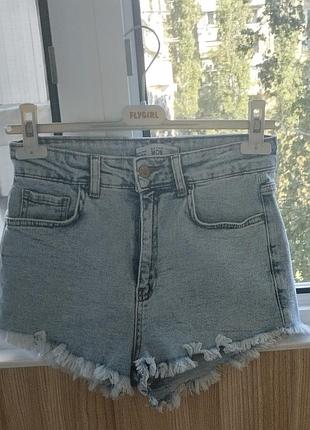 Джинсовые шорты мом
