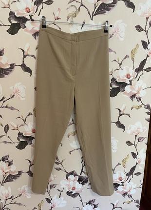 Классические бежевые брюки с стрелками