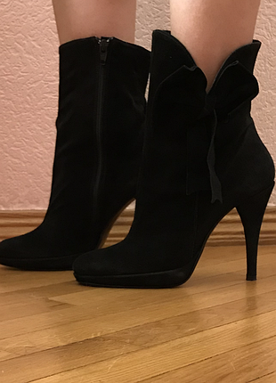 Итальянские замшевые полуботинки с бантом