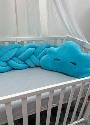 Бортик подушка (захиста) в дитячій ліжечко вівюр тучка блакитний