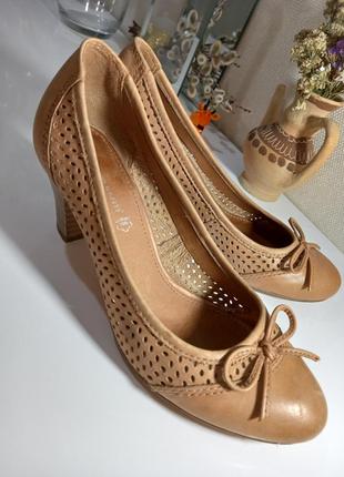 Фірмові жіночі туфлі з натуральної шкіри roberto santi