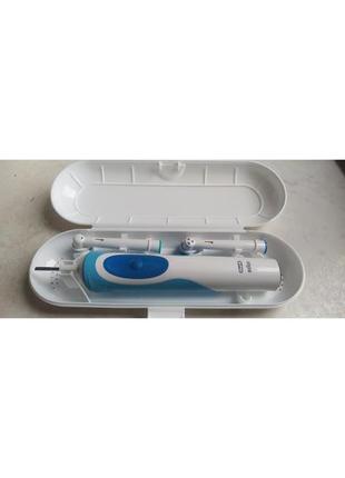 Білий універсальний футляр чохол для електричних ма і 2 насадок з зубної щітки braun oral-b3 фото