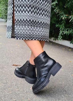 Женские черные ботинки с двумя молниями кожаные 36-416 фото