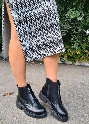 Женские черные ботинки с двумя молниями кожаные 36-415 фото
