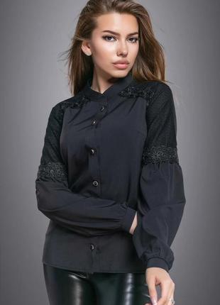 Женская блузка(блуза) с воротником и длинными широкими рукавами. с кружевом. черная