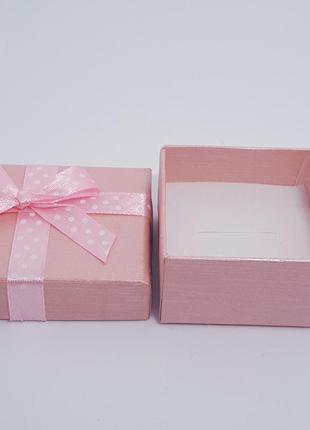 Подарункова коробочка з бантом 5х5 см картонна для прикрас8 фото