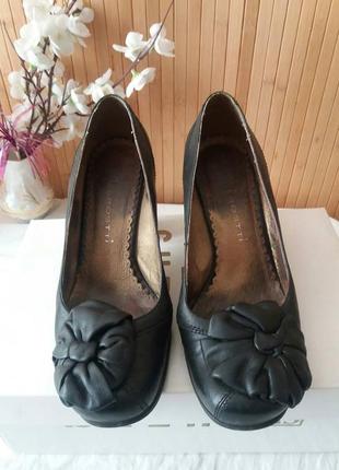Черные кожанные туфли