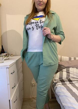 Костюм жіночий