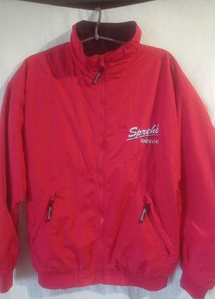 Курточа спортивна