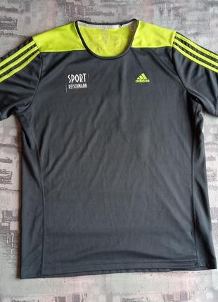 Оригінальна бігова футболка бренду adidas.made in tunisia.