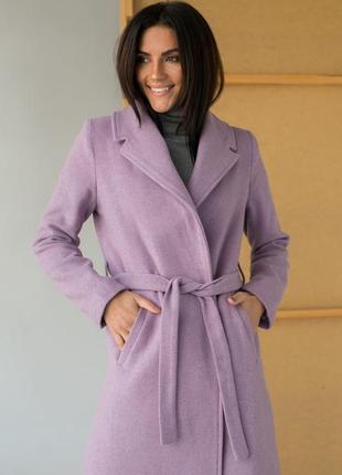 Супер модное пальто с поясом лавандового цвета1 фото