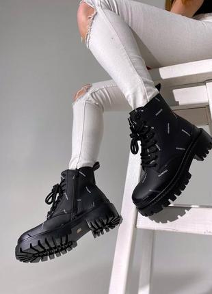 Strike boot logo black fur женские черные зимние ботинки в стиле баленсиага берцы с мехом жіночі чорні зимні черевики бренд люкс
