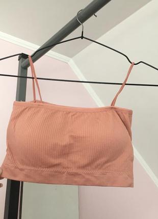 Кроп топ на бретельках