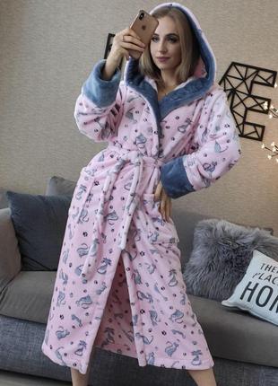 Женский домашний теплый уютный длинный плюшевый халат с капюшоном в универсальном размере 42-46