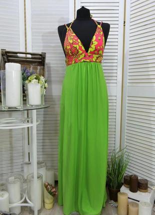 Розкішне плаття в підлогу зеленого кольору!