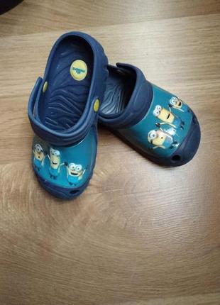 Практичні та зручні крокси minions.розмір 11 (29 )