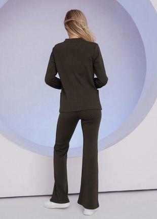 Утепленный костюм цвета хаки с брюками-клеш3 фото
