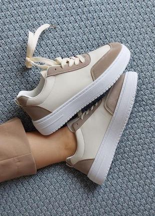 Жіночі кросівки sneakers beige white

женские кроссовки2 фото