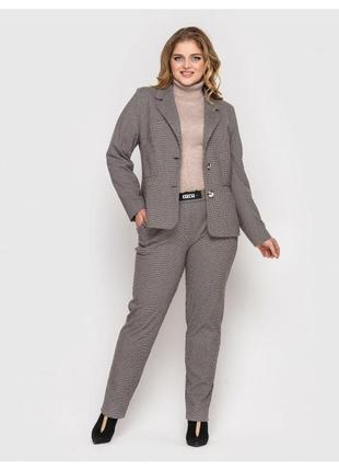 Женский костюм в деловом стиле