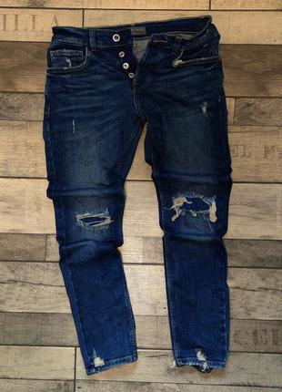Мужские зауженые ультрамодные рваные джинсы zara man  тёмно-синего цвета размер 30