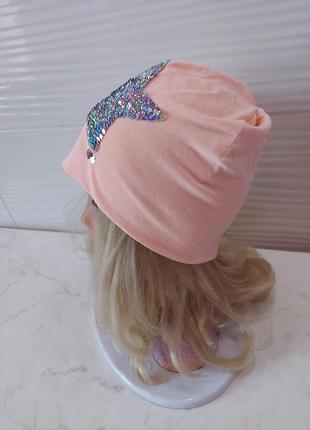 Легкая нкжно персиковая шапка с серебристой звездой 3-5 лет6 фото