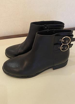 Ботінки zara р.35