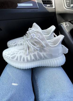 Женские кроссовки adidas yeezy v2 mono white