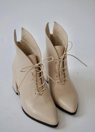 Черевики жіночі