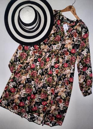 Нова сатинова сукня у квітковому принті