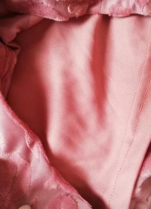 Велюровое розовое платье с цветочным принтом faberlic3 фото