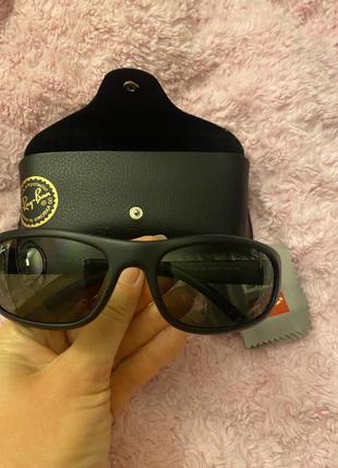 Мужские чёрные от солнца очки rayban оригинал