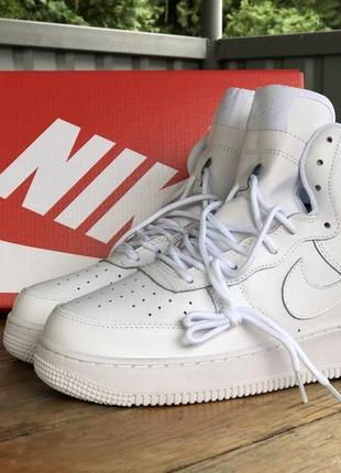 Женские кроссовки высокие nike air force 1 белые1 фото